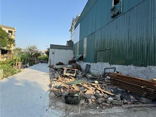 Chính chủ cần bán lô góc đường thông, sát chợ tại phường minh đức