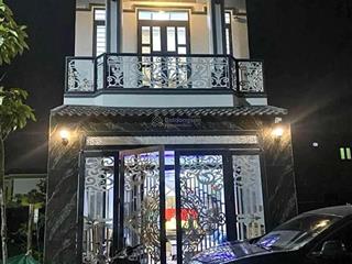 Cần bán gấp nhà 1 trệt 1 lầu tại bình chánh