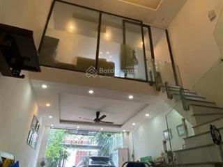 Bán nhà đức giang, long biên 98m2, 3 tầng, 13,5 tỷ, dân xây, gara ô tô, kinh doanh, vỉa hè