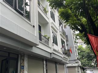 Bán nhà đức giang , long biên 35m, 5 tầng, giá 6,1 tỷ nhà mới, ô tô đỗ cữa, gần chợ, sát phố