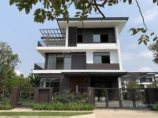 Biệt thự đơn lập 310m² vị trí trung tâm dự án full nội thất cao cấp, mặt tiền 15m, giá chỉ 7x tỷ