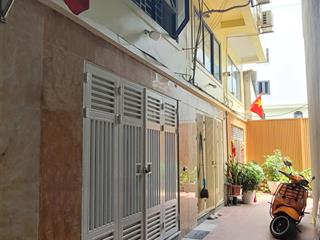 Bán nhà 5 tầng + 1 tum. chính chủ không qua trung gian