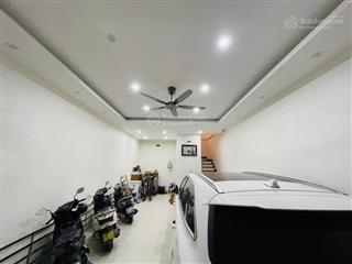 Bán nhà phân lô vip nghĩa đô ô tô tránh, diện tích rộng, mặt tiền lớn. 25.5 tỷ