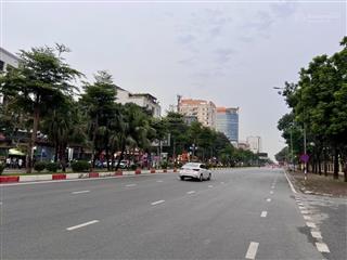 Bán đất , tặng nhà cấp 4 , nghĩa do vỉa hè , ô tô tránh  50m2  mặt tiền 5m  20.5 tỷ