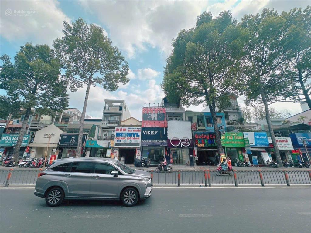 Bán nhà mt kinh doanh phan văn trị p10 , dt 4 x 14m , trệt 2 lầu , giá 15 tỷ