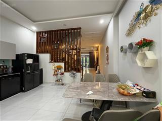 Cần bán nhà đẹp vào ở ngay khu intresco 6b đường phạm hùng chỉ 10,9 tỷ.