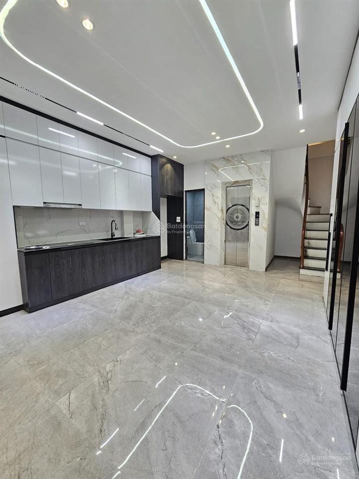 Bán nhà trương công giai  cầu giấy  7 tầng thang máy  ngõ 3m  cách phố 60m