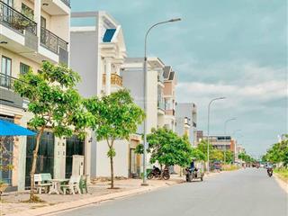 Chị tôi gửi bán 2 lô 125  130m2 chính chủ kdc shr kdc đông, đặc biệt gần võ văn kiệt nối dài
