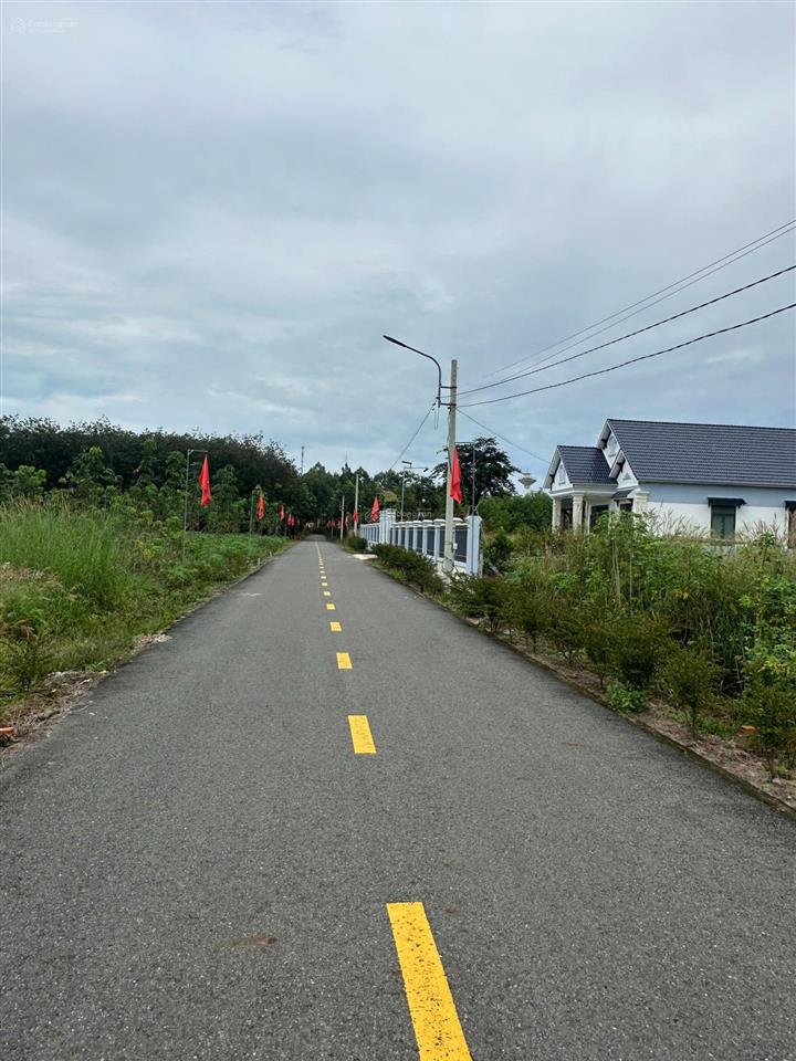 Cần bán lô đất đẹp đường nhựa 10m ngay chợ an thái đi vào 100m, tp.hcm giá 530 triệu sổ hồng riêng.