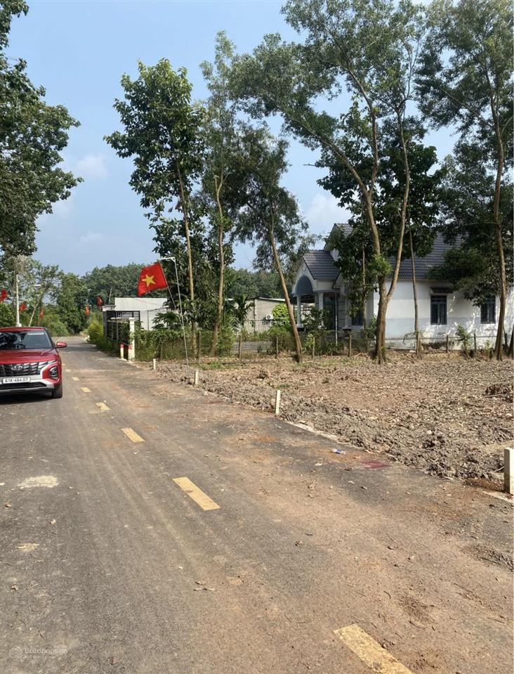 Chính chủ bán nhanh lô đất 10x40 ngay trường thpt nguyễn huệ tân hiệp đi vào 100m giá 620tr