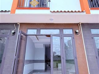Chính chủ gửi bán căn nhà mặt tiền cực đẹp ngay khu dân cư đô thị sầm uất