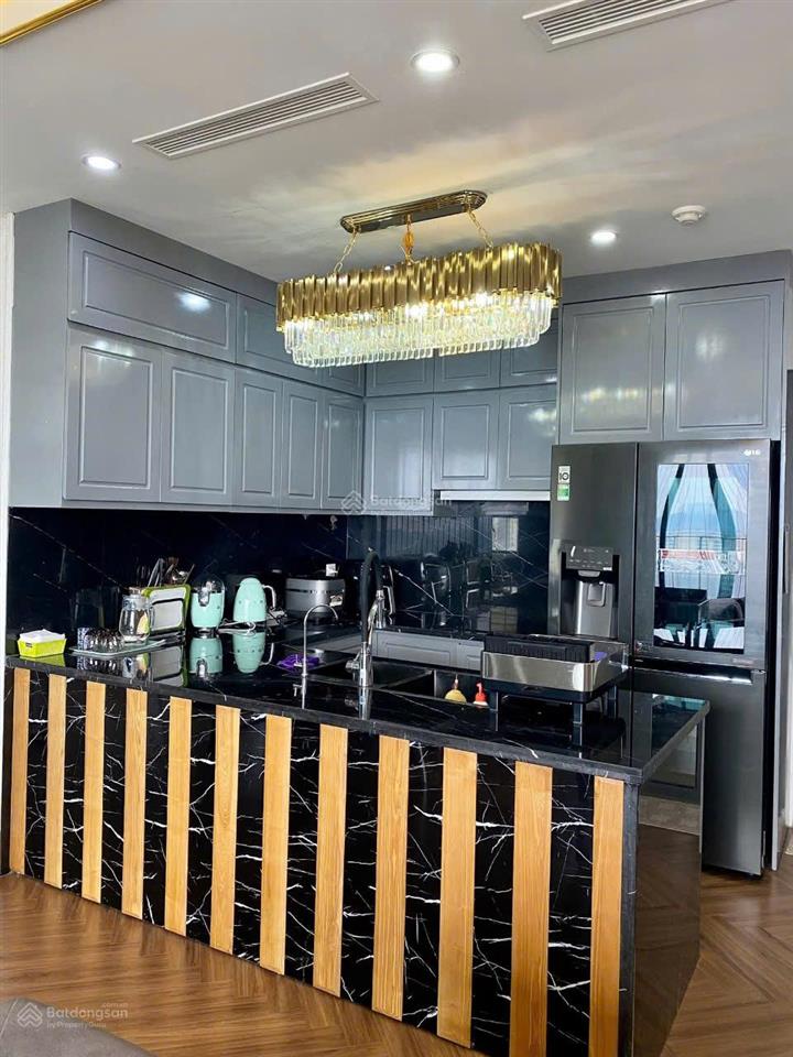 Bán căn hộ 3pn, 2wc tại vinhomes d'capitale, 8 tỷ vnd, 80 m2, đẹp, view hồ, nhiều tiện ích