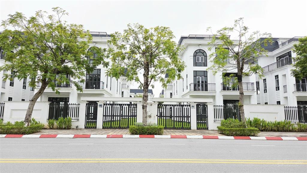 Căn góc liền kề 2 mặt tiền đường, 3 mặt thoáng hud mê linh central 159m2, giá dưới 14 tỷ đã có xây