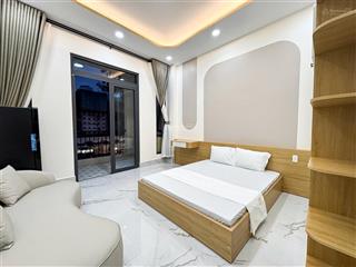 Cho thuê chdv 2pn ban công , máy giặt riêng ngay trung tâm q4 , sát q1, q7