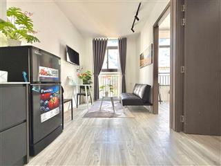 Cho thuê chdv 2pn ngay trung tâm q4, ban công, full nt, máy giặt riêng, sát q1, q7