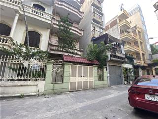Bán nhà lạc long quân, tây hồ, 48m2 3 tầng, mt4.2m 10 tỷ ngõ nông ba gác đỗ cửa, ba bước ra hồ tây