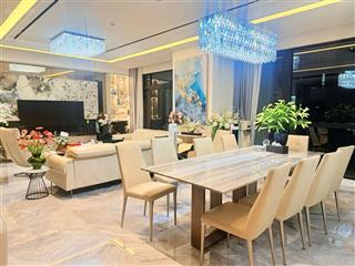 (giá chuẩn) bán chcc cao cấp royal city giá 20,8 tỷ  dt 180m2, 3pn+1, 2wc  full nt cao cấp nhất