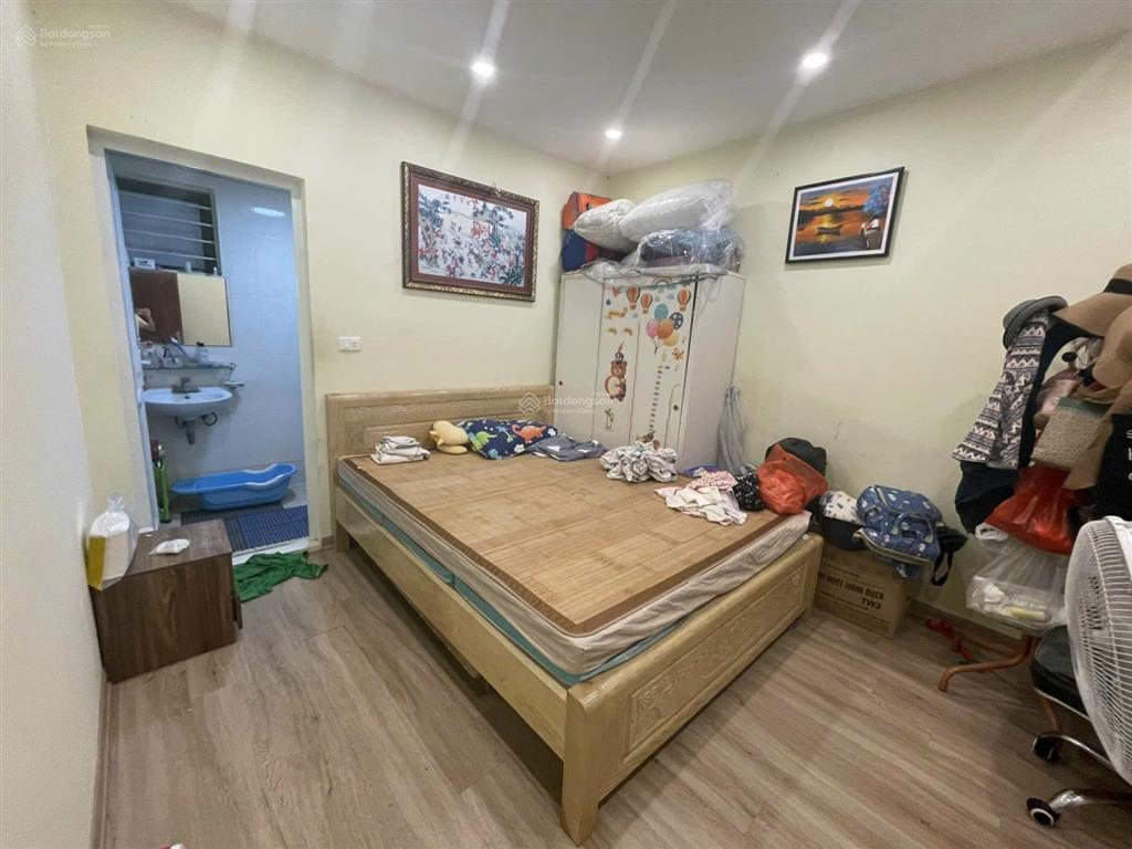 Bán cc 3pn, 2wc, 83m2 tại kđt xa la, giá 4,6 tỷ. sổ đỏ chính chủ sang tên nhanh gọn