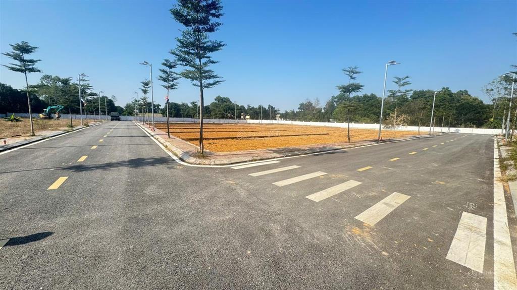 Chính chủ cần tiền bán gấp lô đất diện tích 102m2, pháp lý sổ đỏ full thổ cư. đường ô tô tránh