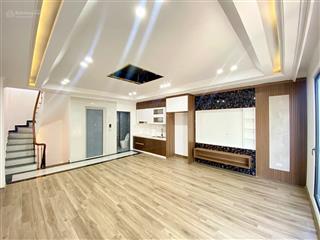 Tòa căn hộ có thang máy  ngõ khuất duy tiến 44m², 8 tầng. giá 16.6 tỷ còn tl