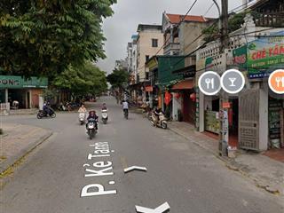 Mặt phố kẻ tạnh, ô tô tránh, vỉa hè