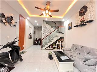 Nhà đẹp  đủ nội thất. bán nhà cách mạng tháng 8 3 tầng, 4 pn, 4 wc giá 7.5 tỷ