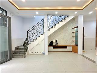 Nhà đẹp  đủ nội thất. bán nhà cách mạng tháng tám 2 tầng, 3 pn, 2 wc giá 6.5 tỷ