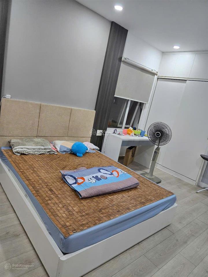 Bán căn hộ chung cư chính chủ diện tích 102m2, 3pn, sổ hồng,có hồ bơi, 57 quốc lộ 13. p.bình thạnh