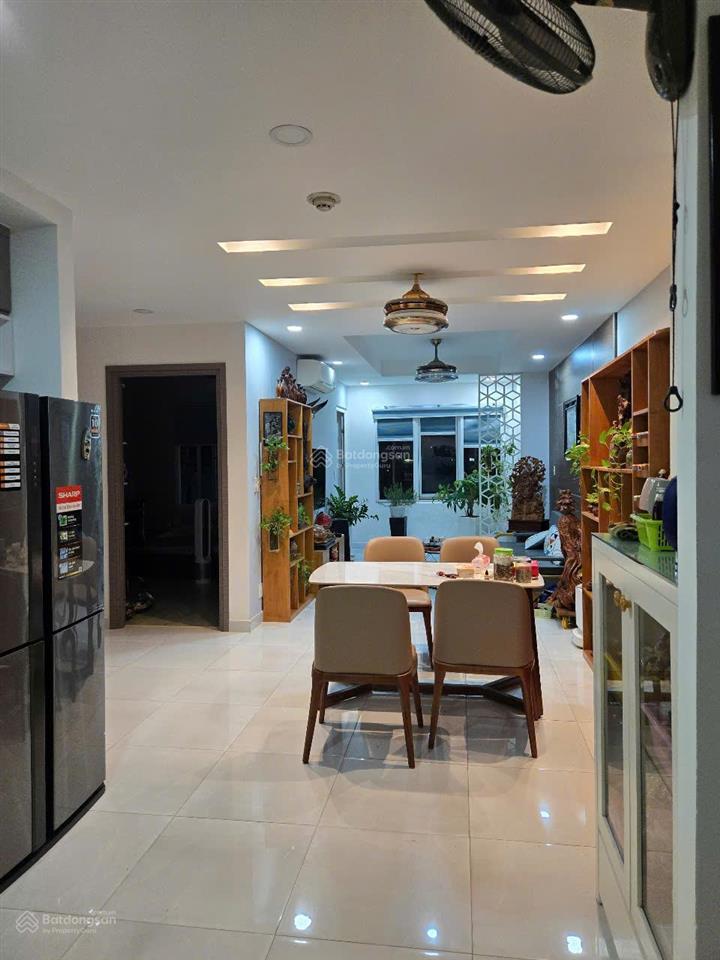 Bán căn hộ chung cư chính chủ diện tích 102m2, 3pn, sổ hồng,có hồ bơi, 57 quốc lộ 13. p.bình thạnh