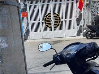 Nhà 1 lầu quận 7 hẻm nhựa 6met, sổ hồng riêng, hẻm xe hơi quay đầu, giá chỉ 76tr/m2 an cư lý tưởng!