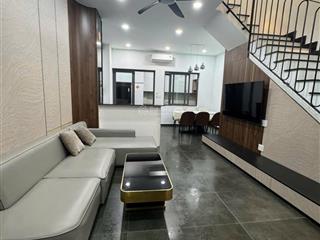 Nhà lovera 4 tầng, đầy đủ trang thiết bị nội thất cao cấp