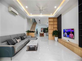 Nhà một xẹt hxh xịn xò thành thái q 10, 19 tỷ thương lượng có dòng tiền đều.