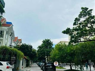 Bán biệt thự đơn lập khu đô thị mỹ đình 2 lô góc,phân lô,ô tô tránh,vỉa hè,kinh doanh giá 69 tỷ
