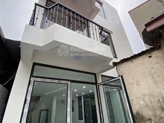 Trích sài, 4 tầng, ngõ thông tứ tung, nhỉnh 12 tỷ, 20m ra hồ tây