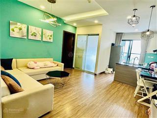 Em cần bán căn chung cư royal park full nội thất đep 2pn 2pvs, giá bán 3tỷ.  em 0826 266 ***