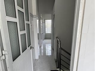 Nhà bán lô nhì sau căn mặt tiền phú thuận quận 7