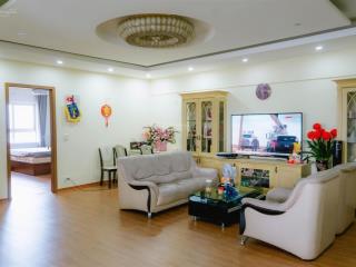 Chủ nhà chuyển chỗ ở muốn sang nhượng lại căn hộ chung cư 101 láng hạ 163,6m2 giá nhỉnh 13 tỷ