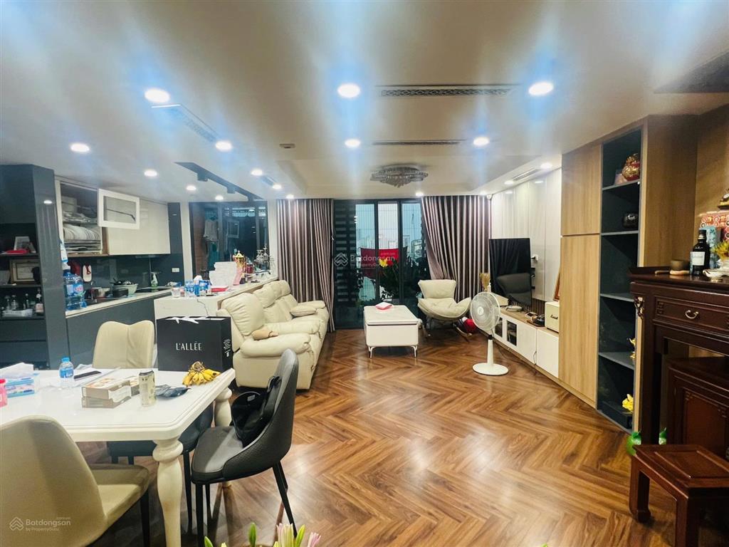 Chủ nhà cần bán căn hộ 3pn 135m2 chung cư golden land 275 nguyễn trãi, thanh xuân