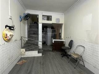 Nhà dân xây chắc chắn  gần phố nguyễn trãi  giao thông thuận tiện