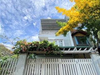 Bán nhà 3 tầng 80m2 hẻm nhựa xe hơi kề bên chợ bình triệu đại học luật 2 hiệp bình chánh nhỉnh 4 tỷ