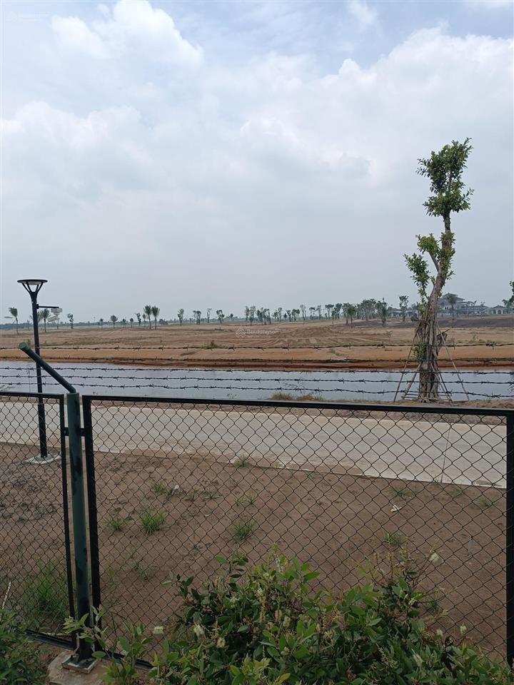 Bán 21.000 m2 đất vườn cạnh sân golf vinpearl củ chi có hoa hồng 3% cho môi giới. gồm 03 sổ riêng