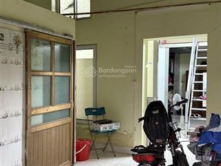 Đa tốn  ô tô vào sân, ngõ rộng thoáng sẵn nhà c4 đang cho thuê, dòng tiền ổn. sổ đỏ sẵn giao dịch.