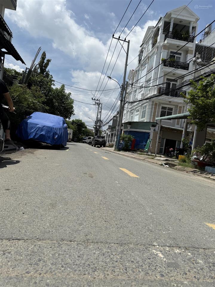 Nhà ql13  ngay ngã tư cầu vượt bình phước  105m2  3.95tỷ