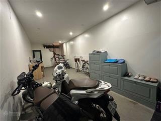 Hồng mai  32m2  ô tô đỗ cửa vào nhà