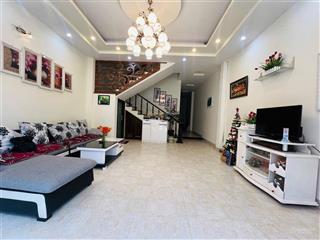 Nhà chính chủ bán gấp đường thích quảng đức, gần trường thcs độc lập, giá 2tỷ1