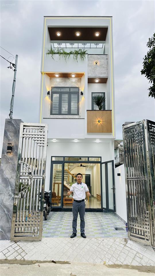 Bán nhà mới 3 tầng 4x22m 4 phòng ngủ tại phước tân, đồng nai. sổ riêng full thổ cư, full nội thất