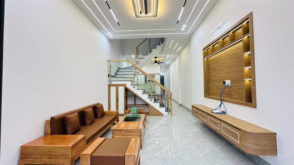 Bán nhà mới 3 tầng 4x22m 4 phòng ngủ tại phước tân, đồng nai. sổ riêng full thổ cư, full nội thất