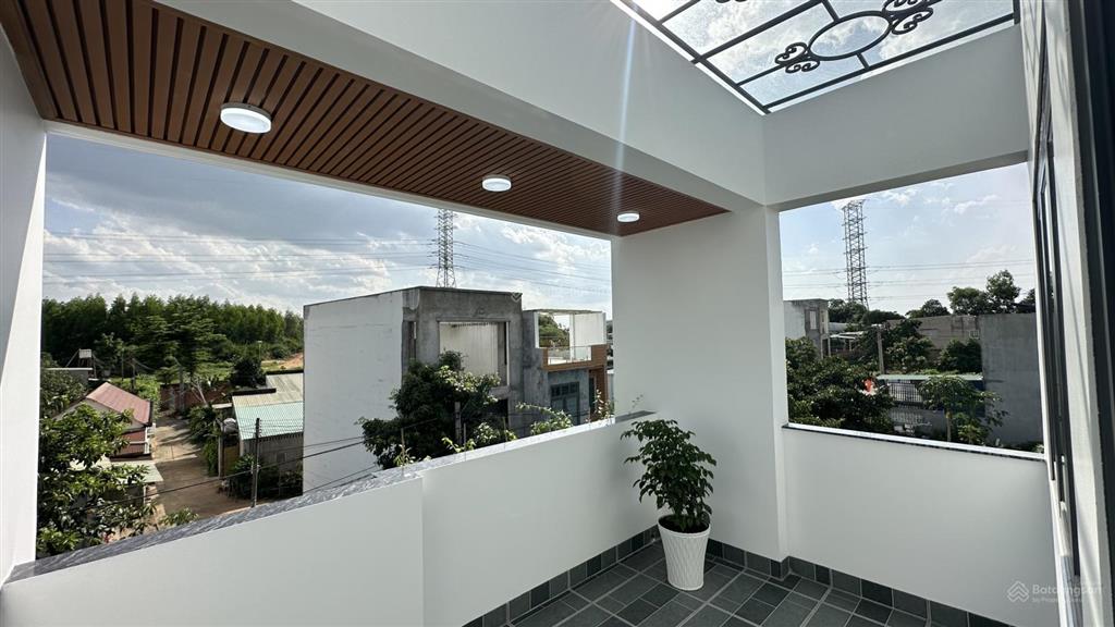 Bán nhà mới 3 tầng 4x22m 4 phòng ngủ tại phước tân, đồng nai. sổ riêng full thổ cư, full nội thất