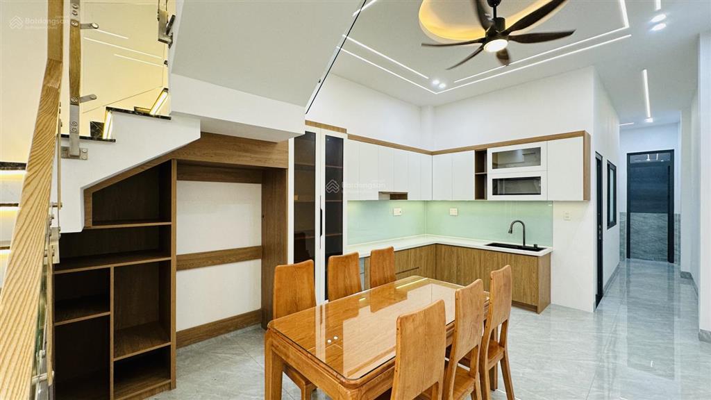 Bán nhà mới 3 tầng 4x22m 4 phòng ngủ tại phước tân, đồng nai. sổ riêng full thổ cư, full nội thất