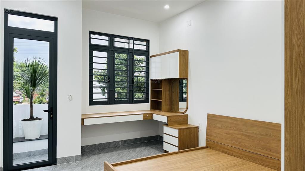Bán nhà mới 3 tầng 4x22m 4 phòng ngủ tại phước tân, đồng nai. sổ riêng full thổ cư, full nội thất